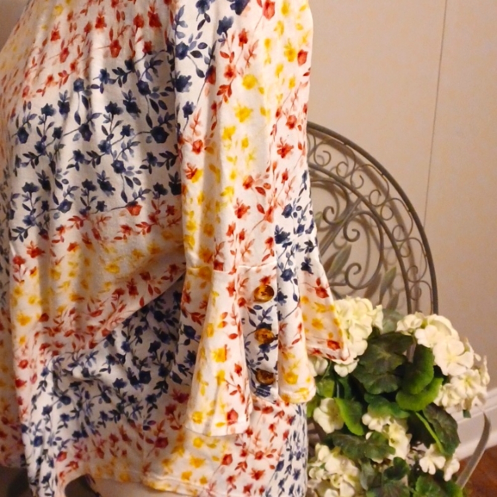 ✨️ Spring Top by EST. 1946 - Picture 4 of 7
